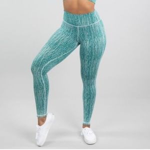 Buffbunny jacquard leggings in martini